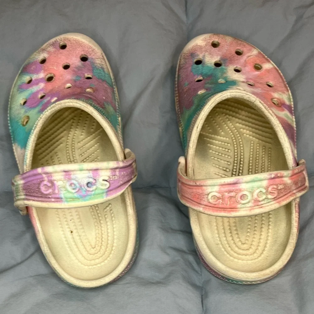 Pre-worn Girls Crocs Size 1 Tye-dye - Picture 4 of 9